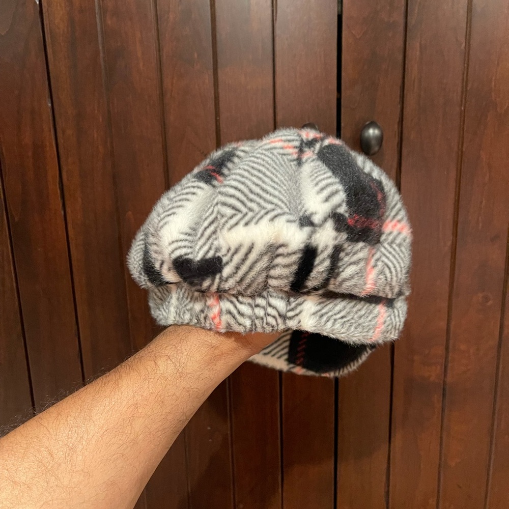 Hat - Picture 3 of 7